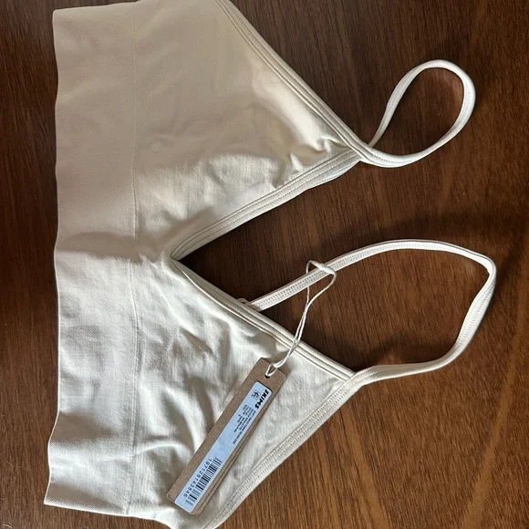 NWT SKIMS Soft Smoothing Seamless Scoop Bralette - Picture 5 of 11